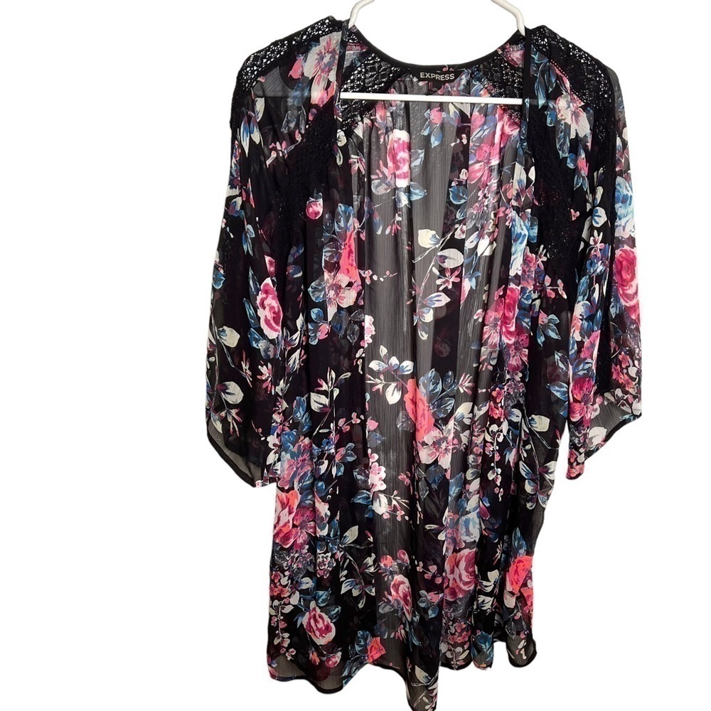 Express Women's Size Medium Kimono Black Pink Blue Floral Short Sleeve Crochet